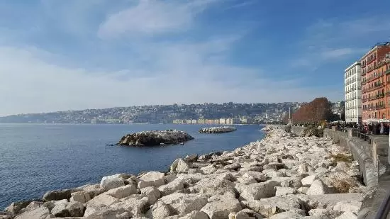 lungomare-caracciolo