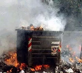 cassonetti in fiamme avellino incendio