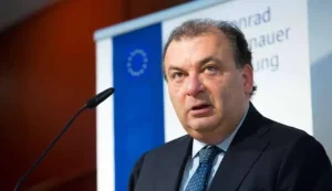 Fulvio Martusciello: crocifisso nelle scuole