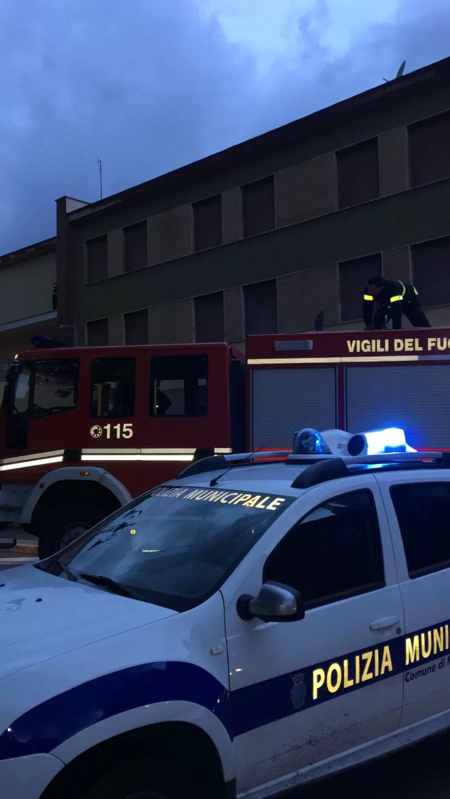 edificio scandone scuola scoperchiata montella
