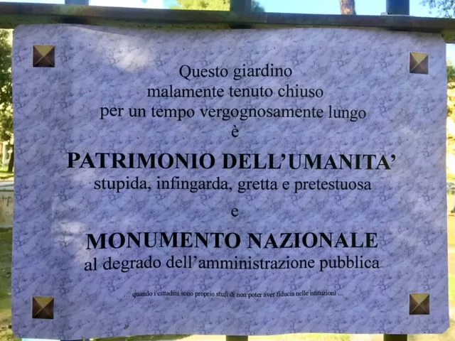 Napoli, parco Mascagna, cartello