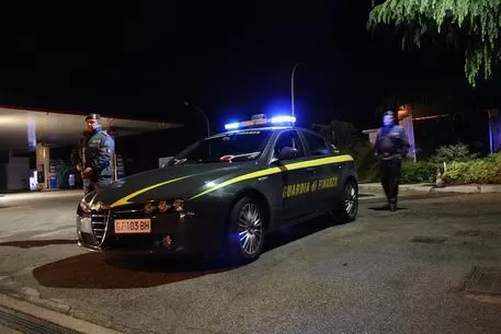 Napoli-spaccio-marijuana-arresti-guardia-di-finanza