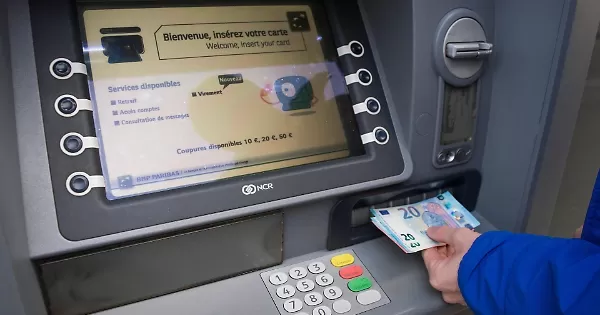 Shopping-Piano di Sorrento-Furti-Bancomat-Arresti