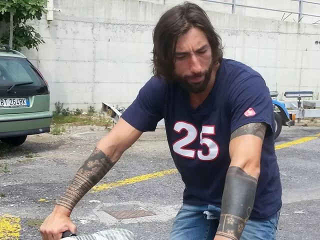 Vittorio Brumotti, Striscia la Notizia, Facebook, Napoli