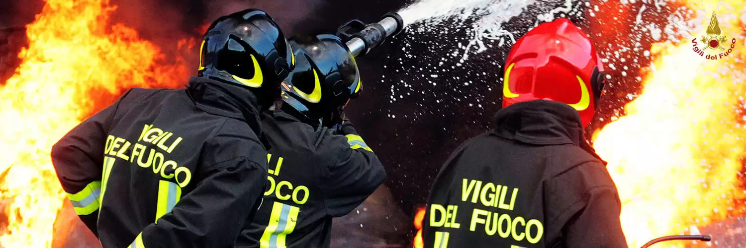 incendio-campagna-canna-fiamme-sottotetto