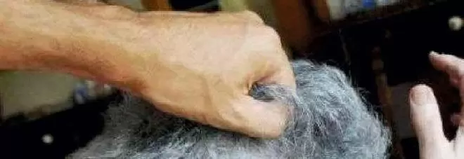 picchia-madre-soldi