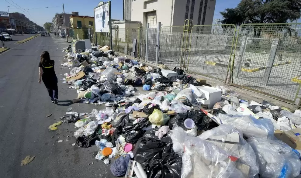 rifiuti-in-strada