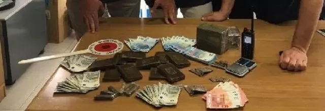 hashish-droga-poliziotti