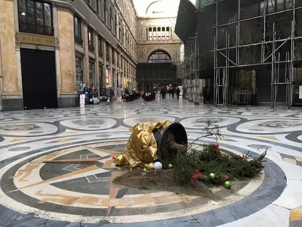 furto albero di Natale