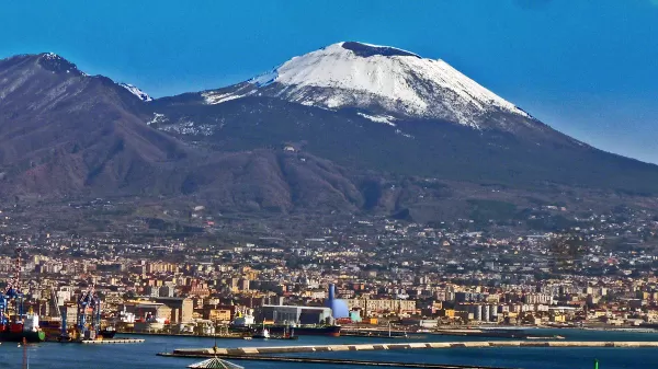 Neve-sul-Vesuvio