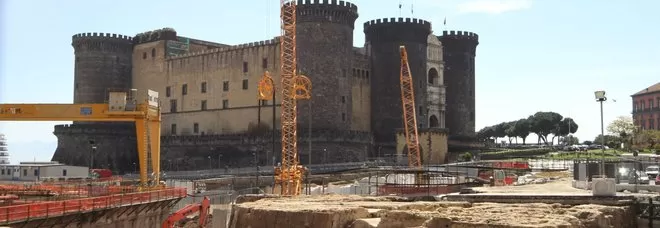 CRO Napoli cantiere della metropolitana piazza municipio (newfotosud)
