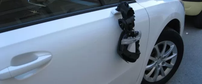 atti vandali auto