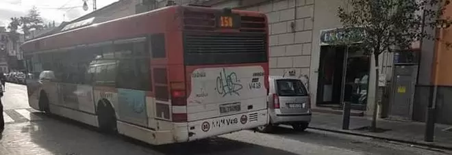 bus perde ruota