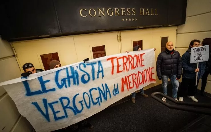 scontri contro salvini