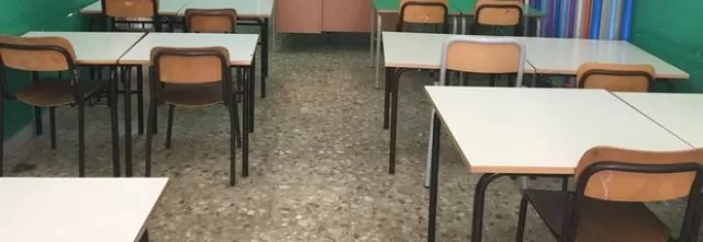 banchi vuoti scuola
