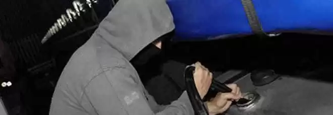 furto ditta trasporti gasolio san valentino torio