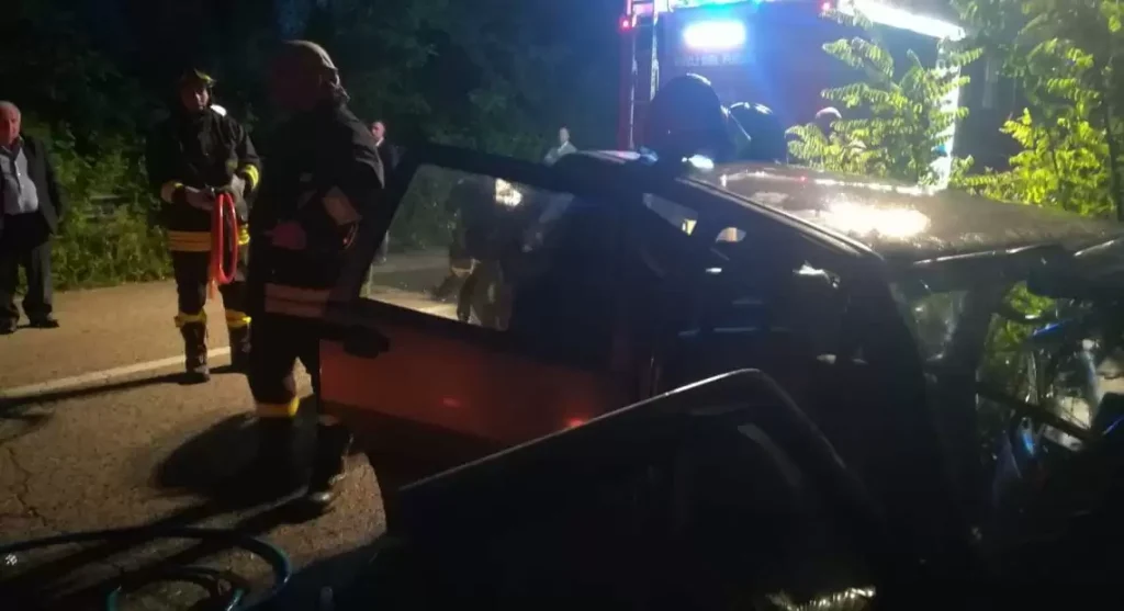 incidente-casertano-giovane-resta-incastrato-lamiere