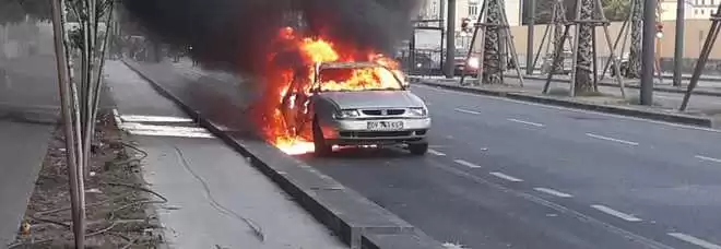 auto-fiamme-napoli