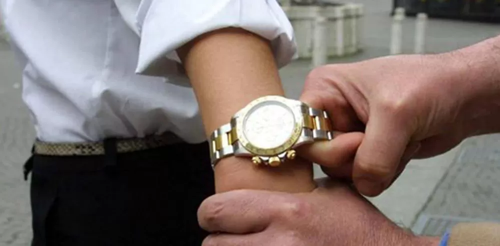 rapina-mano-armata-caserta-rolex-automobilista