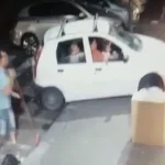 Incidente-piazza-Nazionale-auto-marciapiede