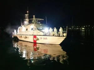 incendio-barca-marina-di-camerota-ustionato-bambino