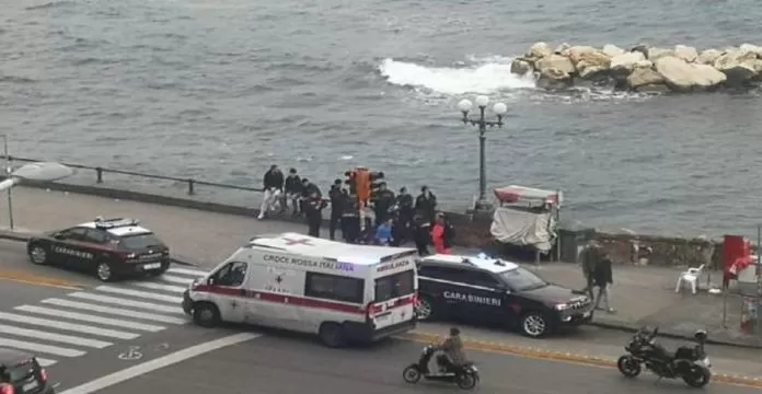 tentato-suicidio-napoli-lungomare