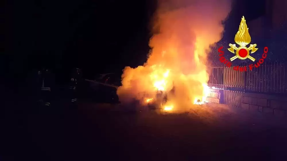 avellino-incendio-auto-20-gennaio