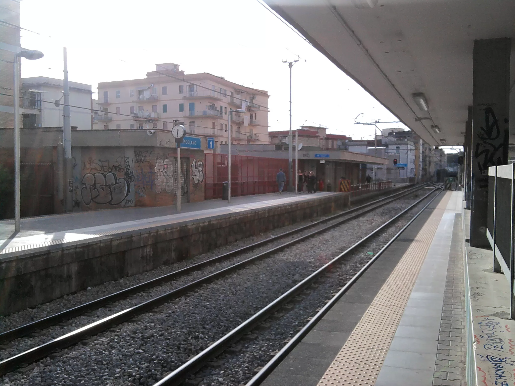 stazione-ercolano-carabinieri-coltello-fermato