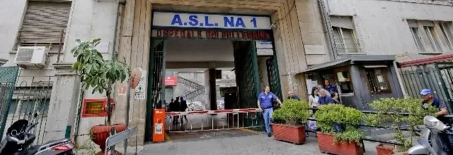 aggressione-napoli-lite-vernice-accoltellato-operaio