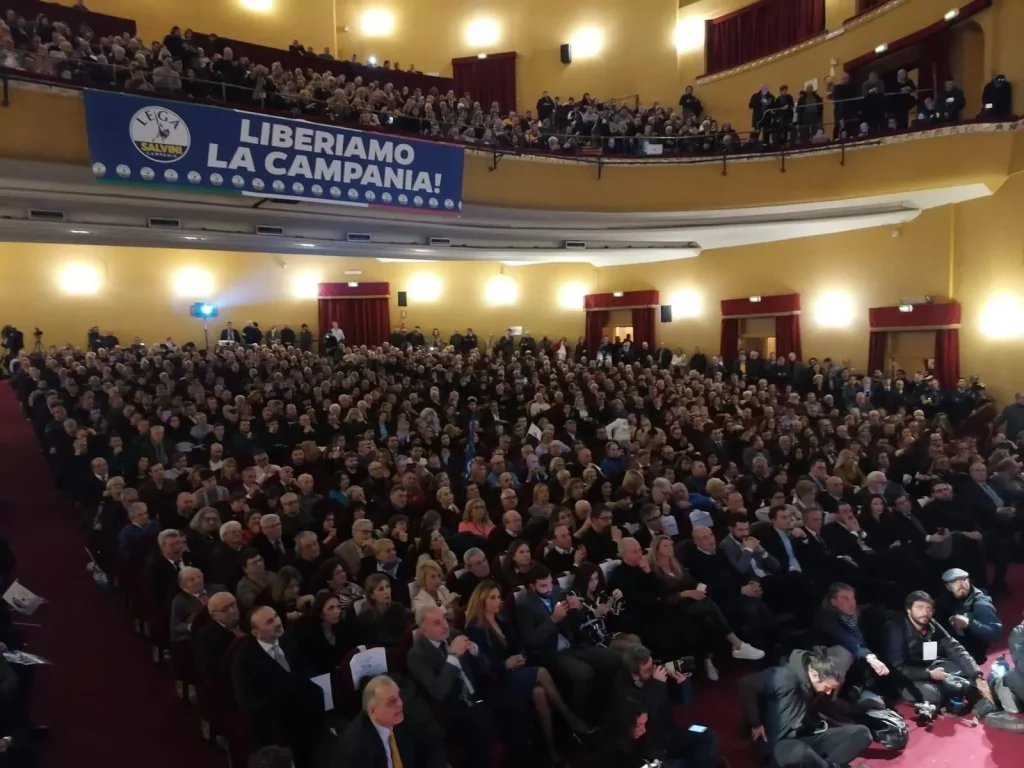 comizio-salvini-napoli-salta-corrente-augusteo