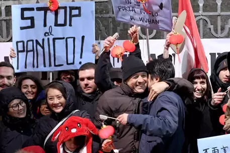 napoli-flash-mob-comunita-cinese