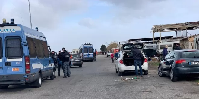 giugliano-in-campania-perquisizioni-campo-rom