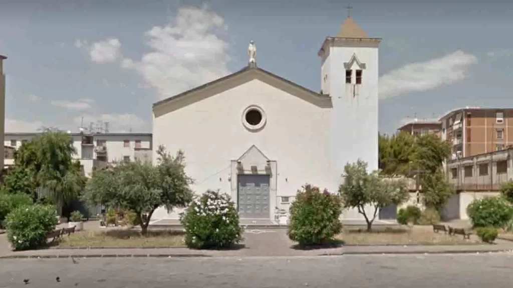 21925_torre-annunziata-funerale-non-autorizzato-prete-denunciato