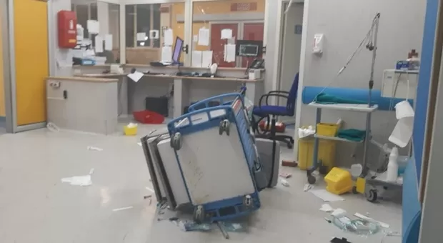 devastato-pronto-soccorso-pignasecca-morto-15enne