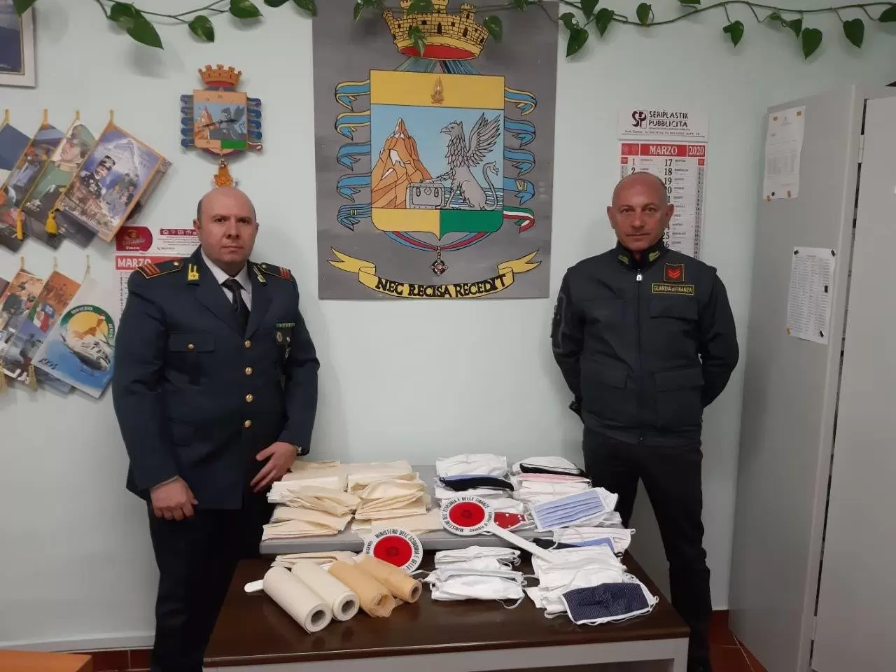 sequestro-mascherine-coronavirus-caserta-napoli