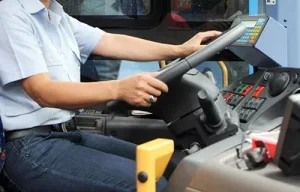 “Non siamo eroi, restate a casa”: commovente appello di un autista Busitalia