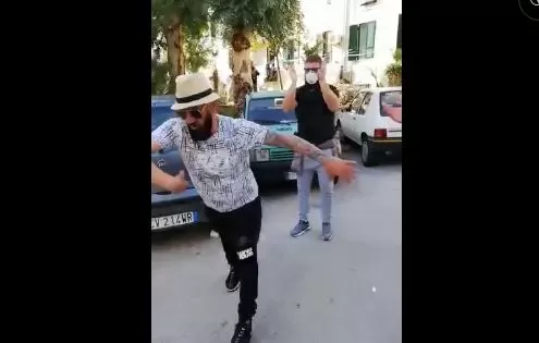 pozzuoli balli canti coronavirus
