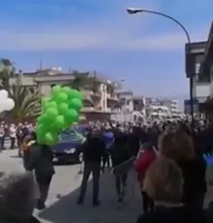 sindaco-sfolla-funerali-saviano-zona-rossaaviano