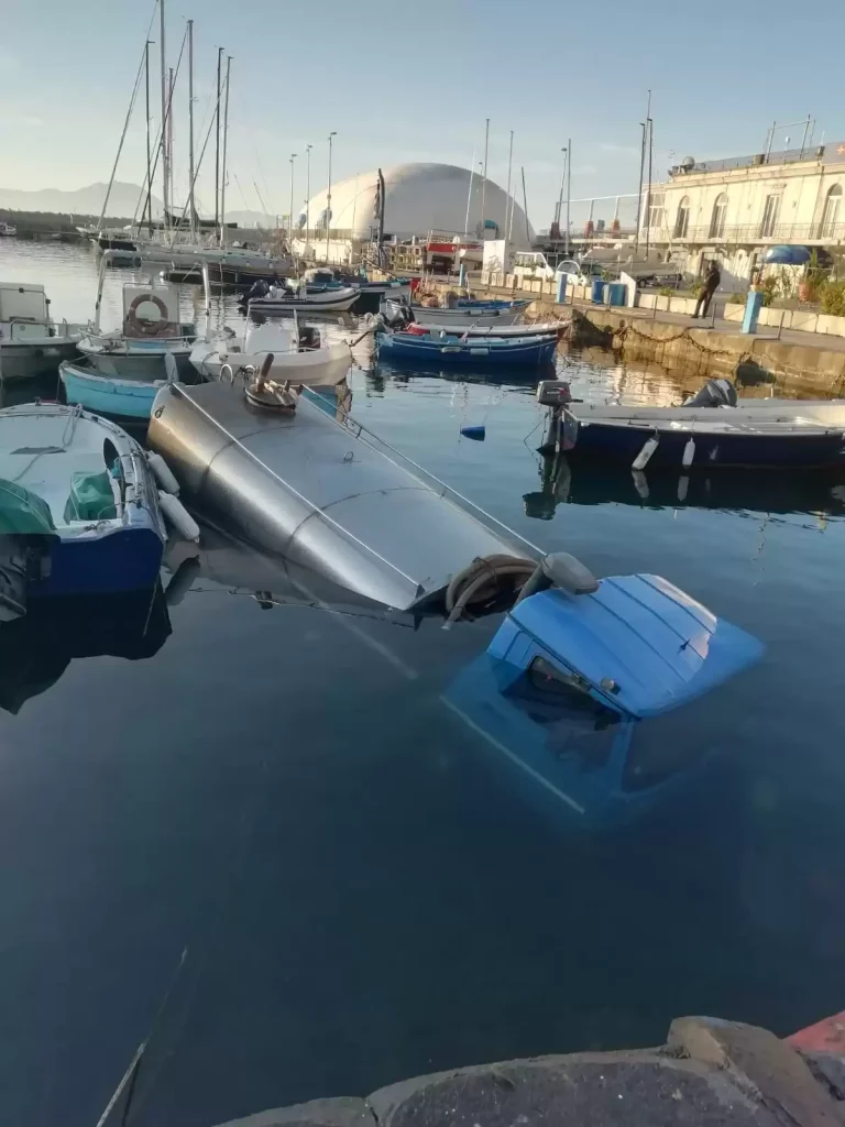 tir-caduto-mare-napoli-5-maggio