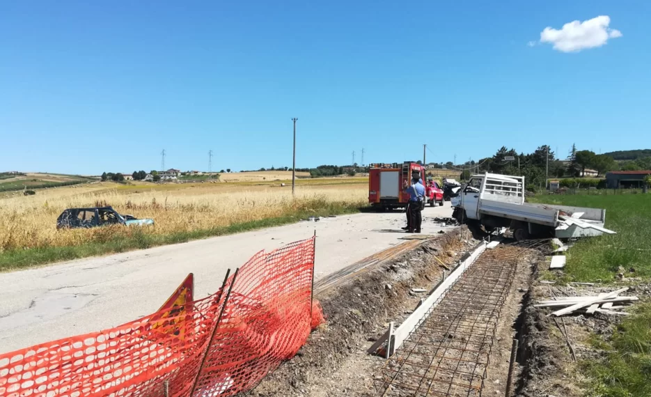 pesco-sannita-incidente-auto-furgone-morti