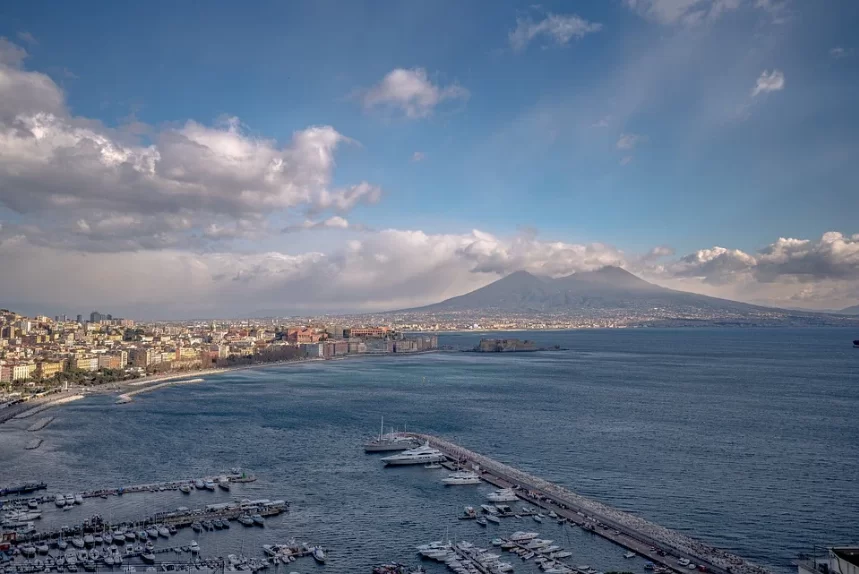 napoli-corse-autobus-tagliate-primo-luglio