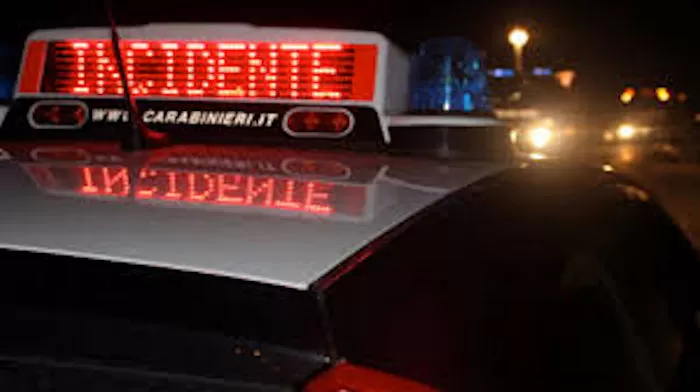 incidente-stradale-ariano-irpino-auto-ribalta