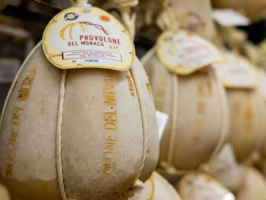 poggiomarino-provolone-monaco-dop-senza-etichette-multa