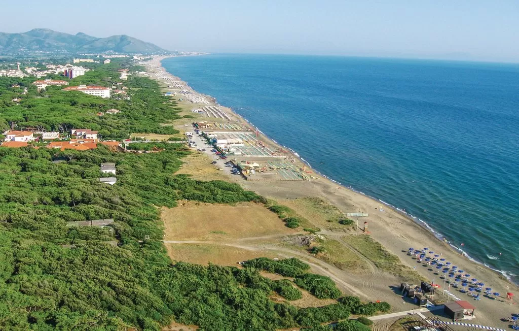 abusivismo-edilizio-baia-domizia-denuncia-proprietari