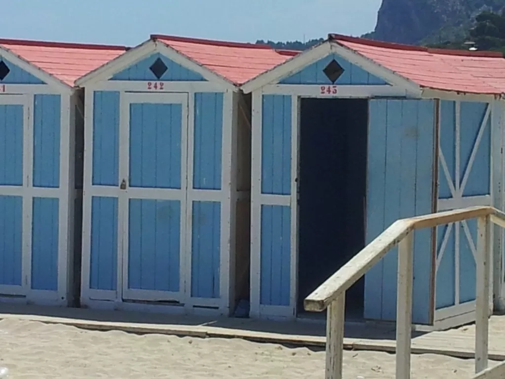 san-giovanni-barra-droga-cabine-spiaggia-arrestato-55enne
