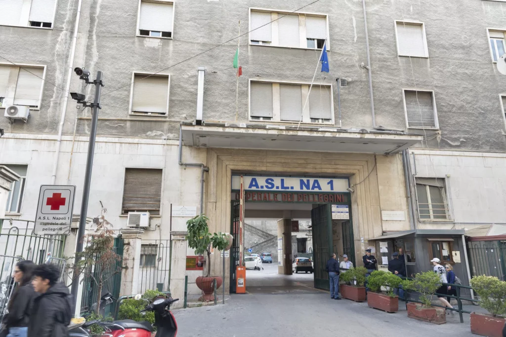 omicidio-notte-napoli-42enne-trafitto-14-coltellate