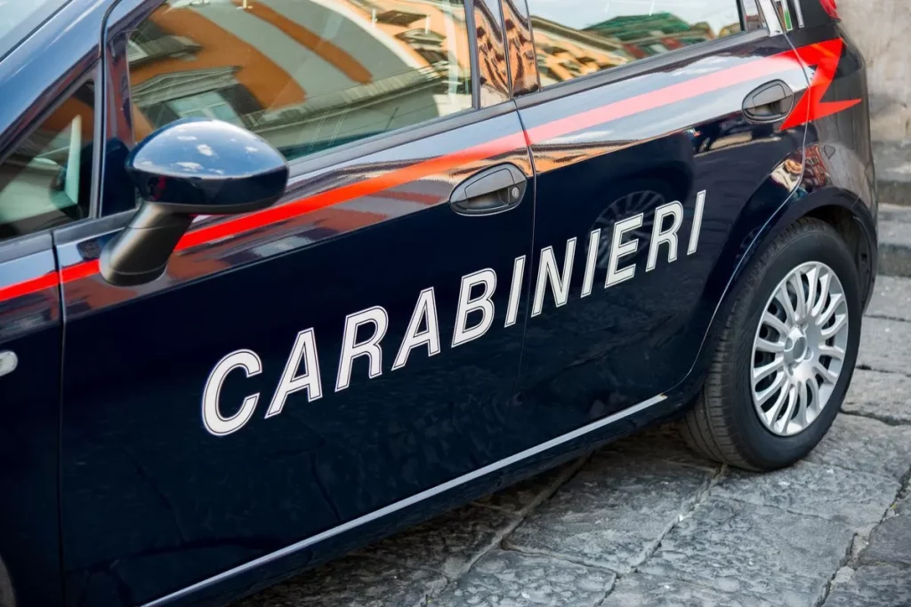ischia-appartamenti-luci-rosse-denunciato-52enne