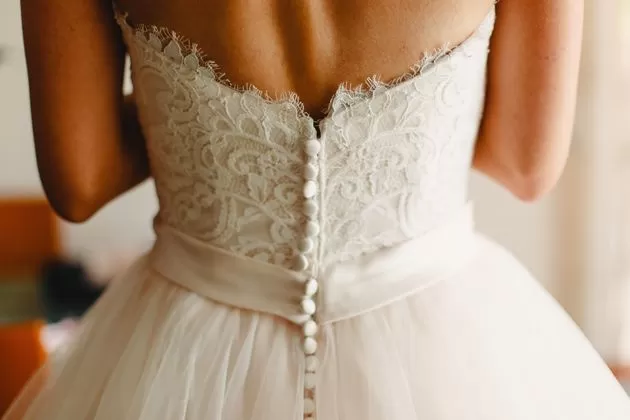 caserta-praticante-sposa-avvocato-regala-buono-divorzio