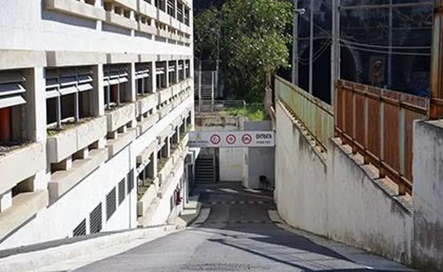 coronavirus-chiuso-parcheggio-multipiano-pozzuoli