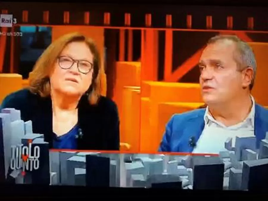 scontri-napoli-de-magistris-tv-annunziata-andare